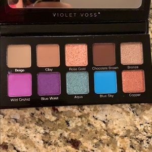 Eyeshadow pallete (never used)